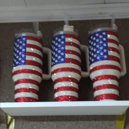 💎🇺🇸Crystal American Flag
"Blinged Out" 40 oz. Tumbler❤️🤍💙